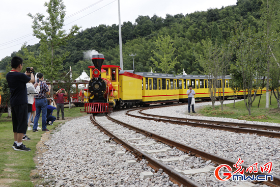 ������������ �촬�߽���ʱ����ƽ���м���ǡ�����λ���������ǵ����κ͵���