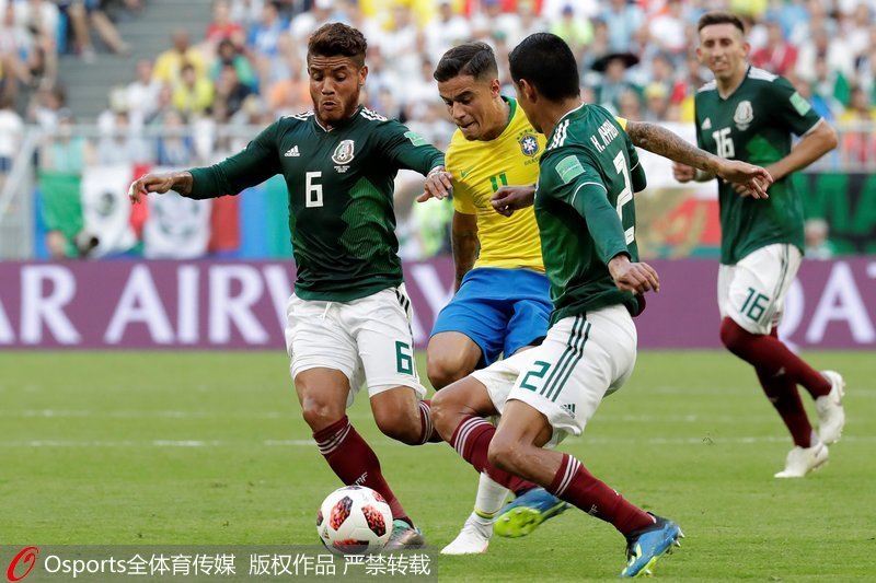 库蒂尼奥遭遇包夹