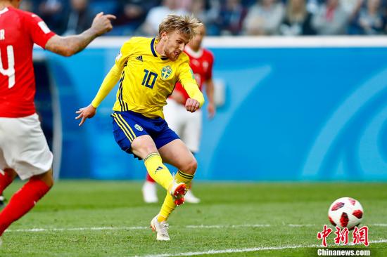 福斯贝里一剑封喉 <a target='_blank' href='http://www.chinanews.com/'>中新社</a>记者 富田 摄