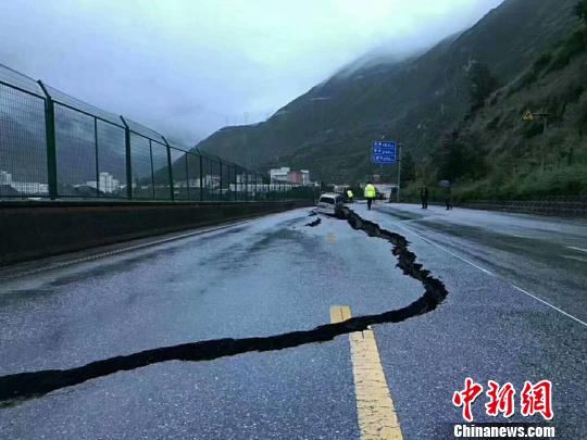 �Ĵ��������봨Ͻ��213�߹���·�����𡣡����� ��