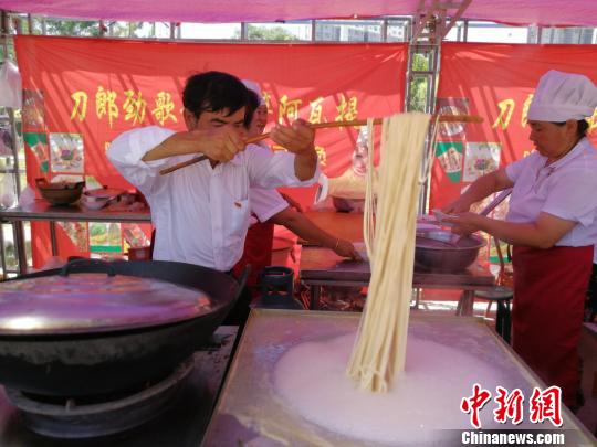 �����Ϊ�ο���ѡ������С������