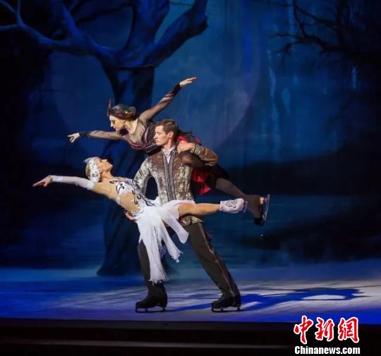 英国冰上芭蕾舞团将首度访京15吨真冰上跳“天鹅湖”