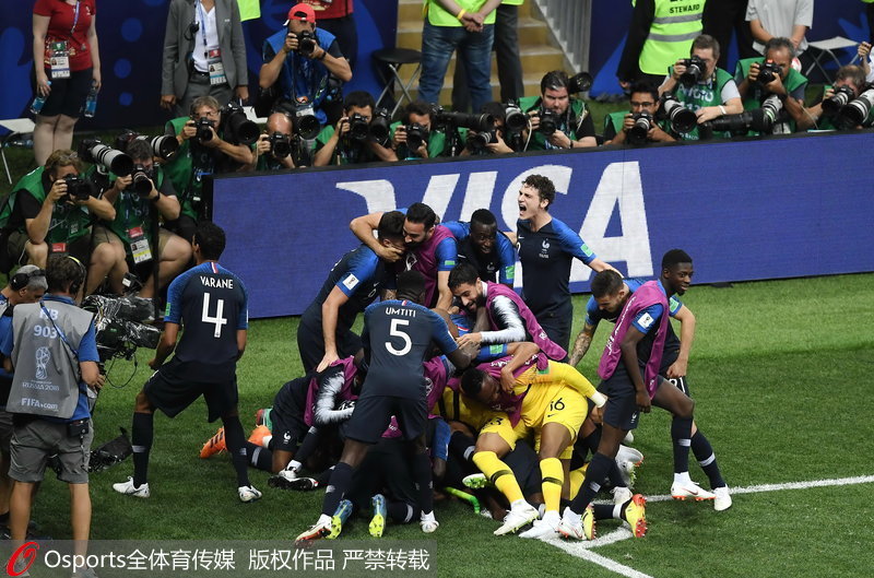法国队庆祝胜利