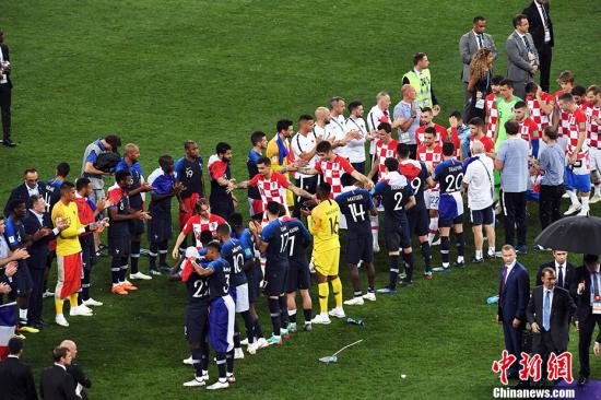 󣬻ǾĿ޵Ƕ콱<a target='_blank' href='http://www.chinanews.com/'></a> ﲩ 