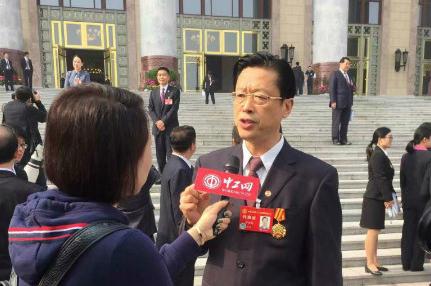 媒体记者聚焦中国工会十七大