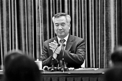 广东省委书记:打破壁垒屏障 与港澳共建大湾区