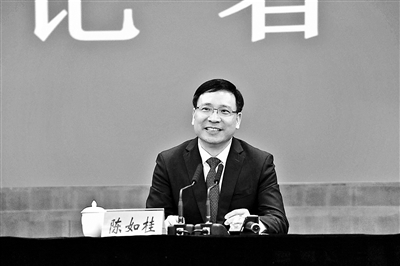 广东省委书记:打破壁垒屏障 与港澳共建大湾区