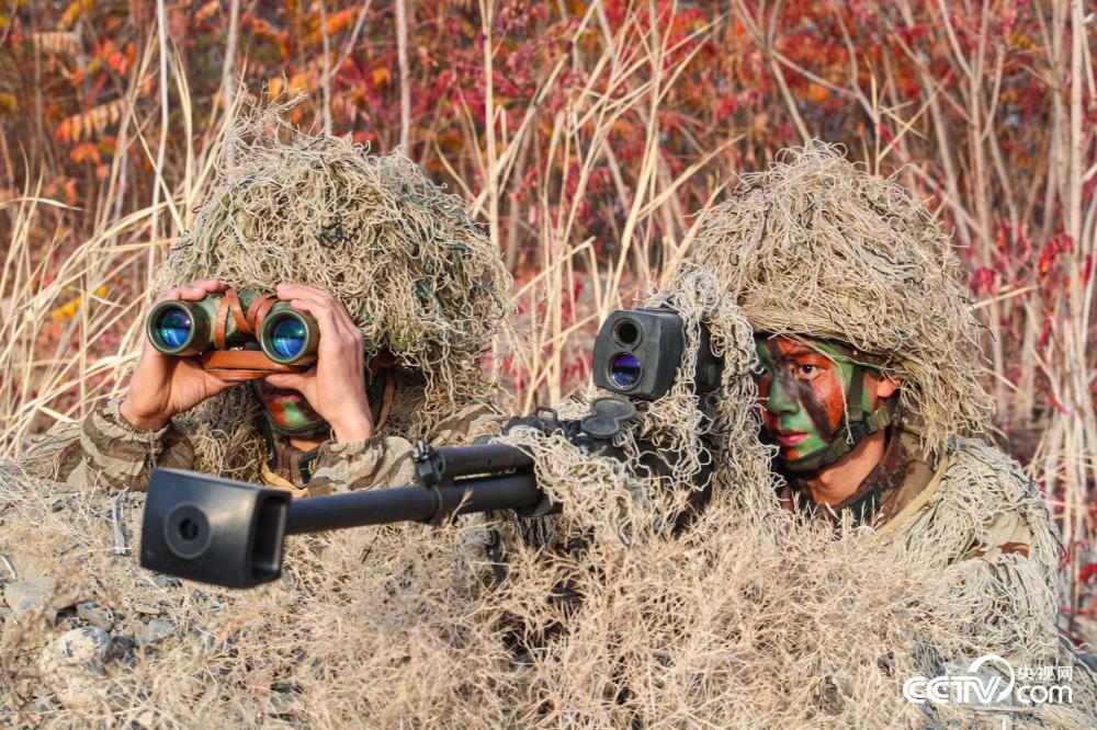 新疆军区训练掠影侦查尖兵超飒淬火