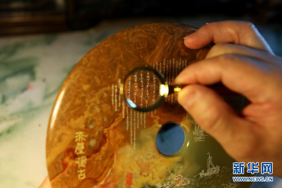 非遗微雕展绝技一毫一厘微视界