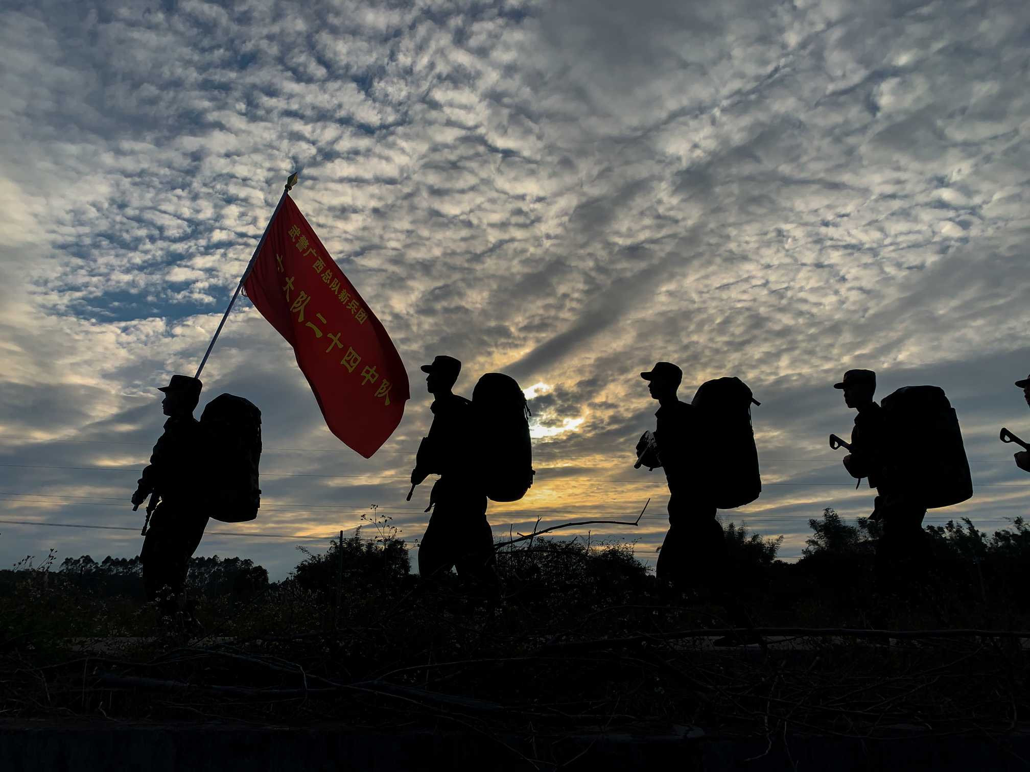 战严寒 踏征程:新兵拉练别样红-中工军事-中工网