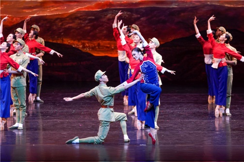 "四十多年前中芭老一辈艺术家们创作的芭蕾舞剧《沂蒙颂》,再到今天