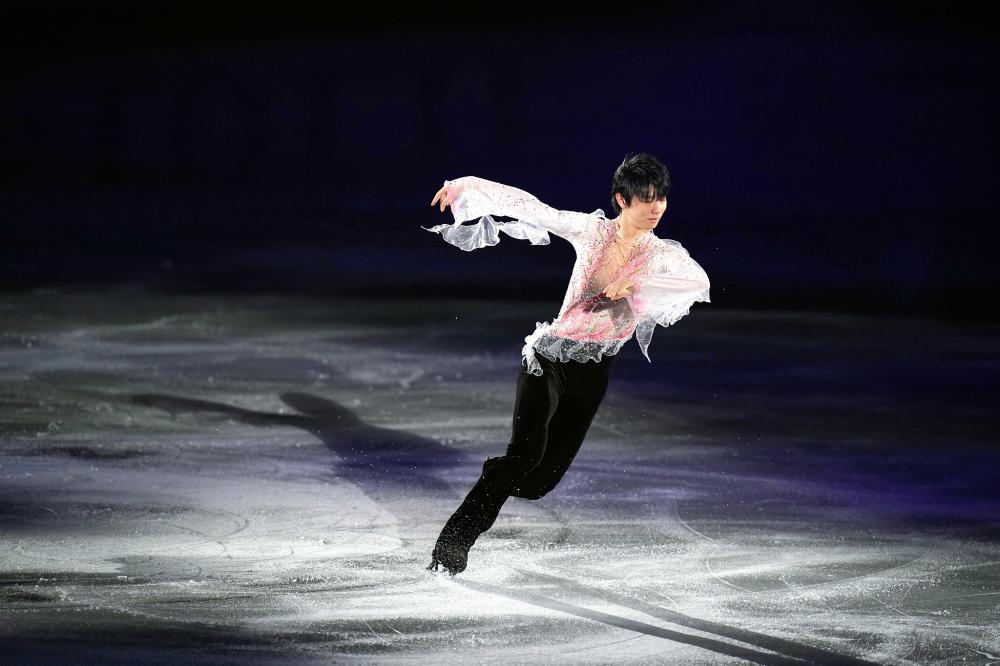 央视网消息:2020年12月28日,日本,2020花样滑冰全日锦标赛表演滑