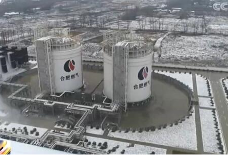 新春走基层：坚守城市“寒带”的一线工人保障居民温暖过冬