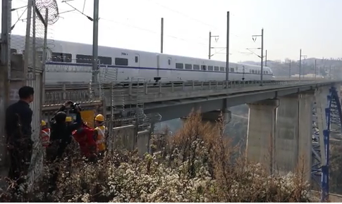 新春走基层：255！空中漫步