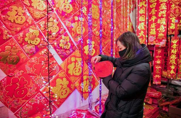 新春走基层：就地过年，年货市场年味咋样？