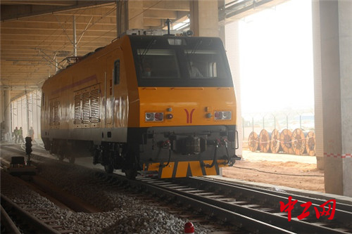 广州地铁十八号线陇枕停车场首列工程车顺利进场