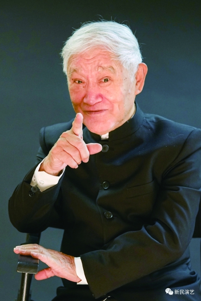 87岁牛犇回上影演员剧团剪彩