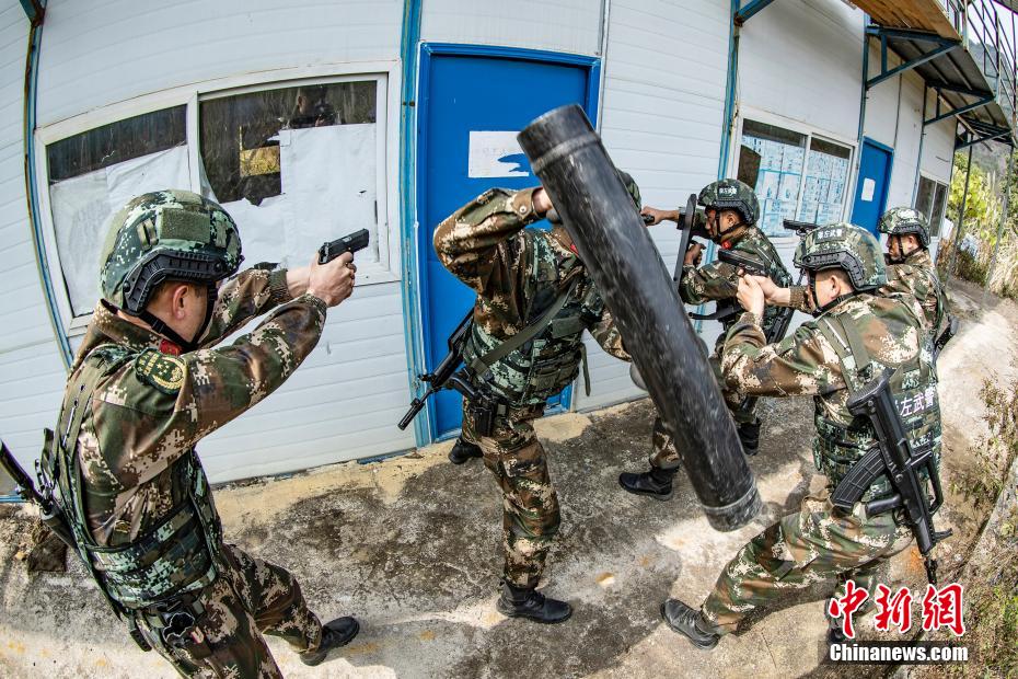 武警广西总队崇左支队开展反恐综合演练