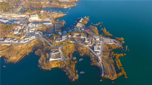 【新春走基层 忆关怀 看变化】河北平山：“白头巾”见证幸福新生活