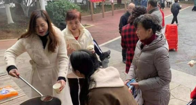 新春走基层丨社区里过春节，年味特别浓