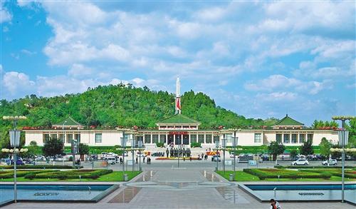 奋斗百年路 启航新征程：矗立起不朽的精神丰碑