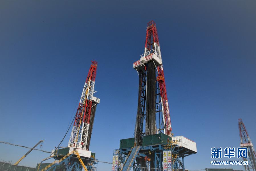 1月23日拍摄的大庆油田1205钻井队井架.新华社记者 杨喆 摄