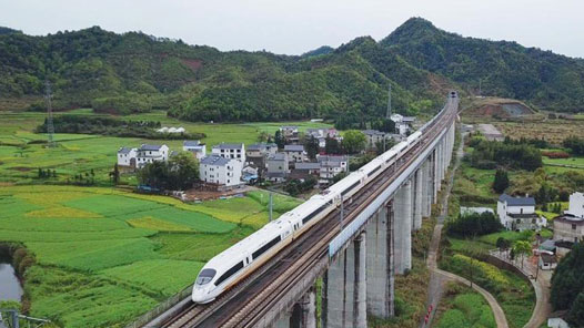 新春走基层：高铁小站的“小团圆”