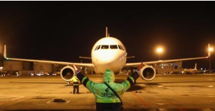 新春走基层｜机场的“幕后英雄”——高原机场机务师的春节坚守