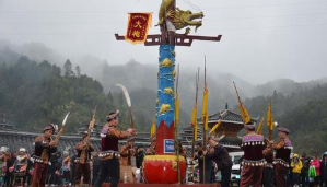 新春走基层:记者手记：苗寨“花姐”的新年