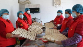 新春走基层:“孩子没回家，也有饺子吃” 山东荣成市“暖心食堂”春节志愿助老不打烊