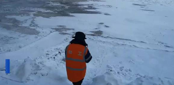 钻冰孔的他们“钓”的不是鱼 