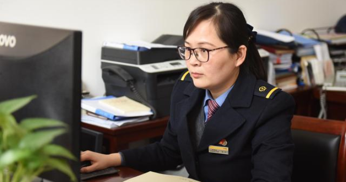 高铁开行“精算师”：坚守，让更多人顺利抵达