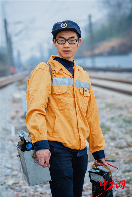 茶山坳的铁路"站岗人"-中工人物-中工网