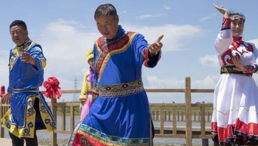 奋斗百年路 启航新征程：小康路上 赫哲族人一个都不能少