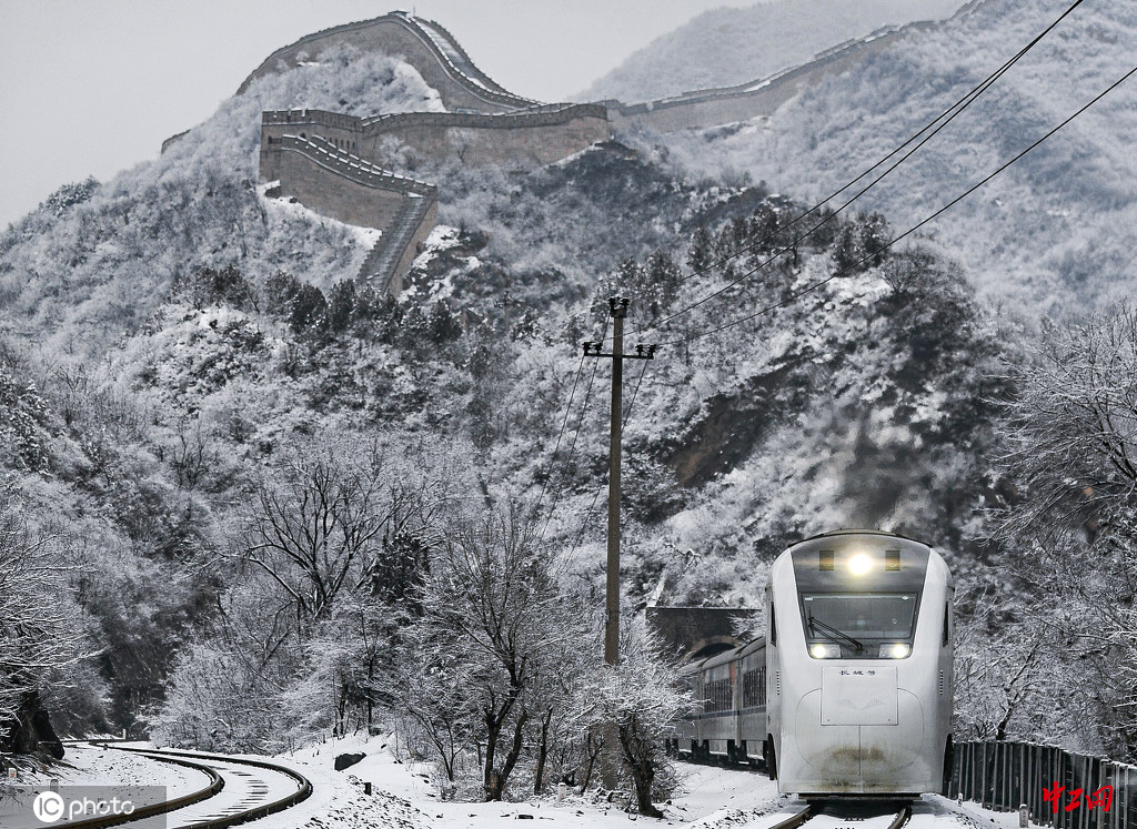 北京三月飘雪 "雪国列车"震撼来袭