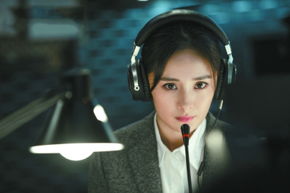 电视剧《暴风眼》讲述了以安静和马尚为代表的国安人员,不畏险阻始终