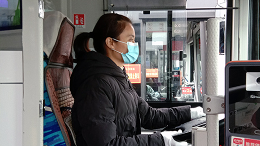 【一线：360行】公交驾驶员·让乘客感受家的温暖