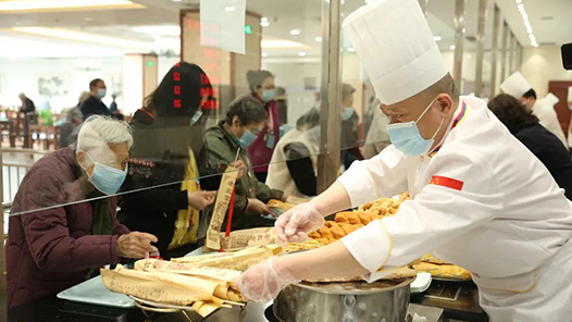 【爱在城市】“厨房管家”守护1500名老人