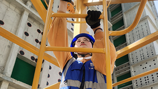 【爱在城市】我的工位，在百米高空