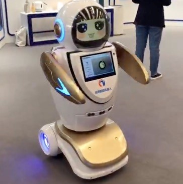 VLOG | 有温度又有鲜度!带你近距离感受AI盛会“黑科技” VLOG | 有温度又有鲜度!带你近距离感受AI盛会“黑科技”