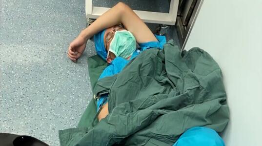 ůۣҽ16Сʱ2̨󵹵˯