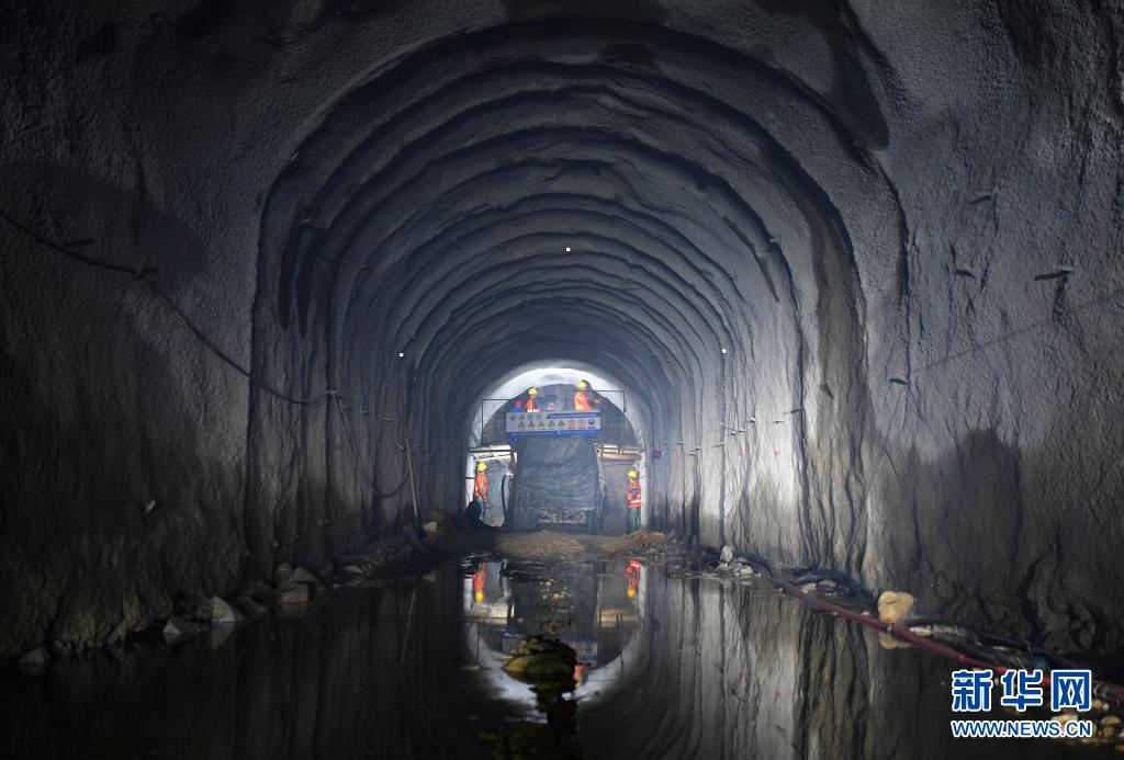 内蒙古岱海生态应急补水工程首座隧洞全线贯通