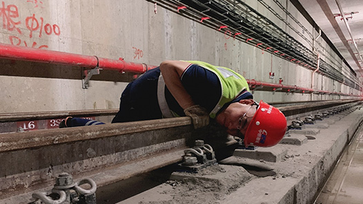 ��ҹ��ġ����ҽ������������ػ��˿ͳ��а�ȫ