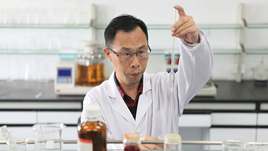 йΡƪ ԴѧС󣺰ĥĵ豸Ѫʦ