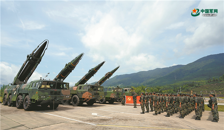 火箭军某旅"导弹发射先锋营"组织战前动员.李宏杰摄