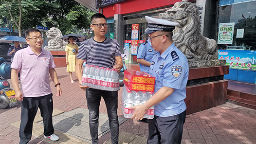 ����Ϊְ����ʵ�¡������������ϰ��磺����һ�������� ����ذ�ů���ġ�