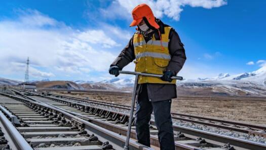 ���Ͷ���ǿ����������·��