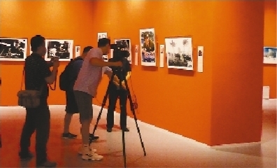 ���������Ʒ����չ�ֵ��ķܶ�����