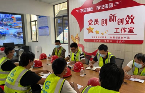 ������Ʈ����һ�ߡ�����һ�ߵġ���ɫ������