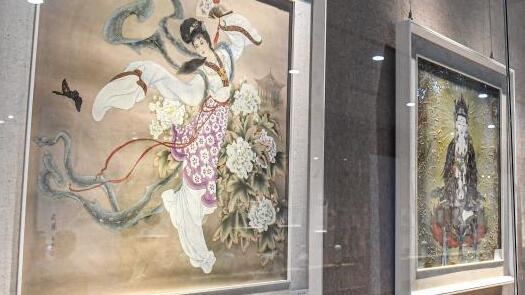 ���ھ��о������մ�������Ʒչ